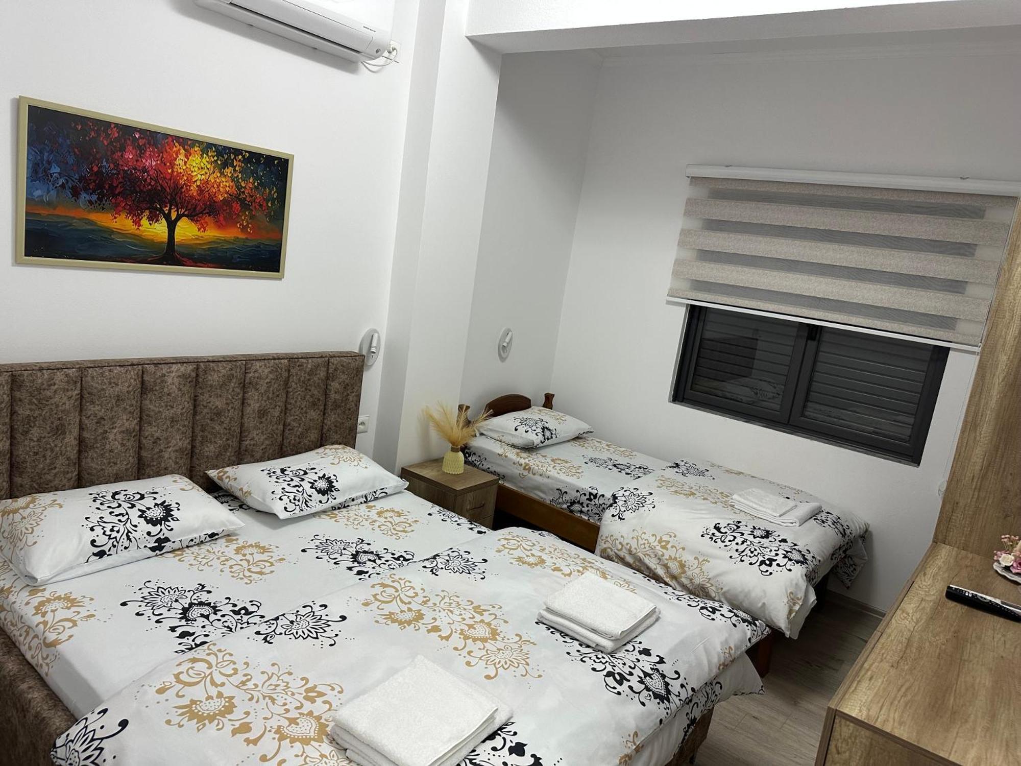 Lola'S Rooms Gjirokastër Exterior foto
